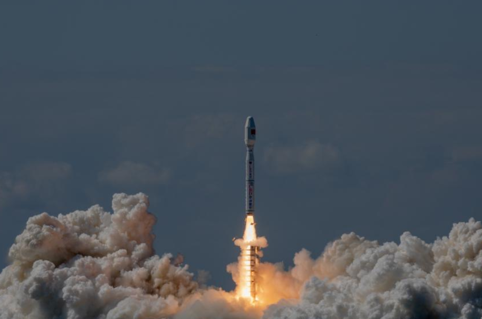 一箭八星“太空拼车”！捷龙三号火箭海上成功发射